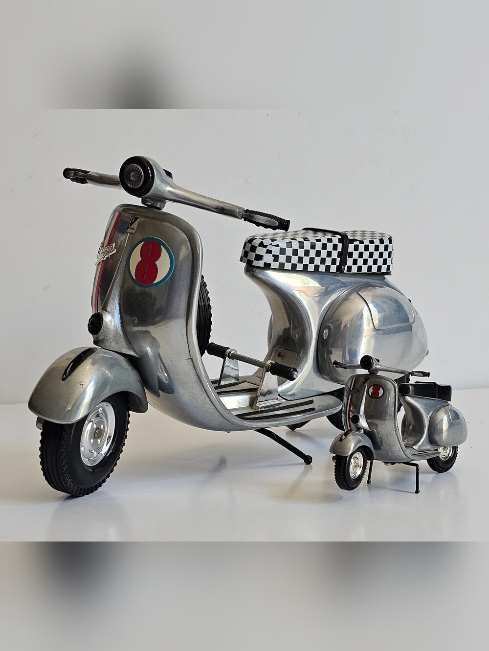 VTG Vespa Xonex 1:6 & 1:12 Scale Matching #8 Rally Motor Scooters Limited Set